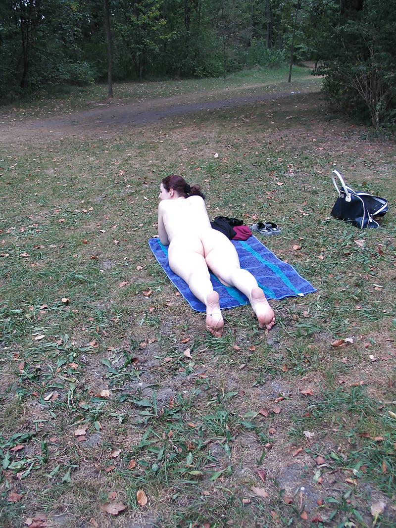 25P Geil im Park , public park nudism