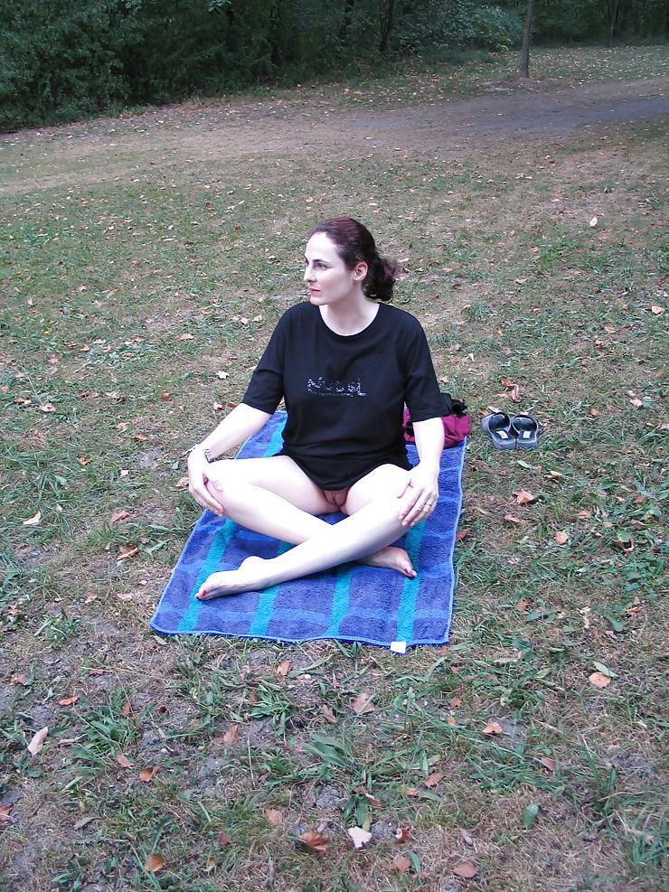 25P Geil im Park , public park nudism