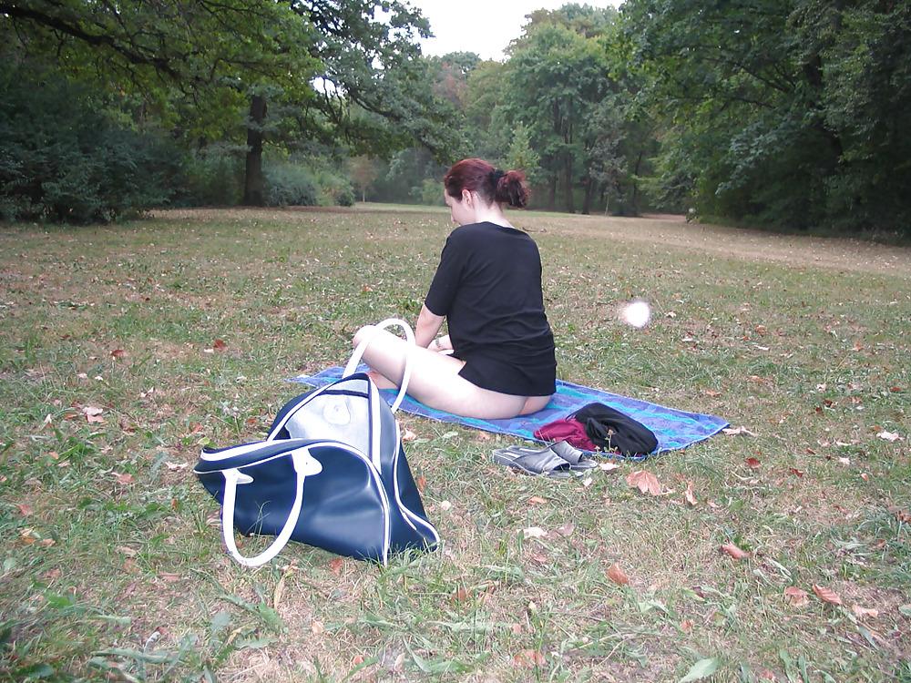 25P Geil im Park , public park nudism