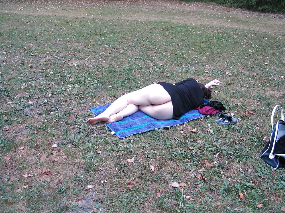 25P Geil im Park , public park nudism