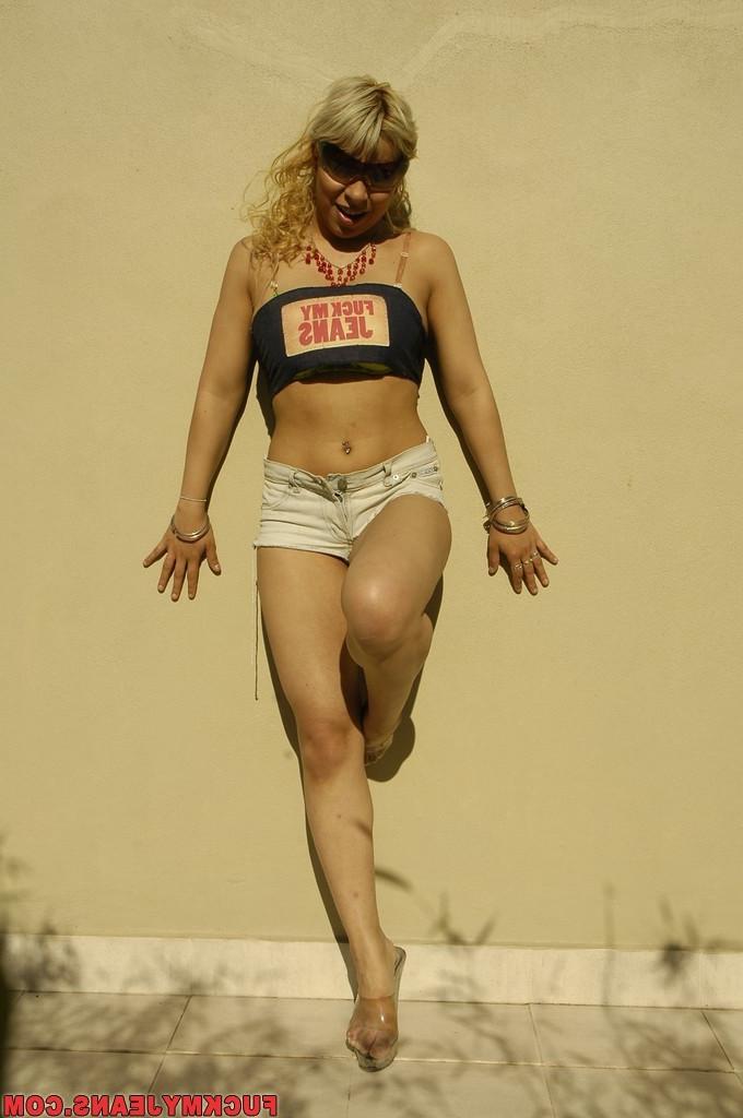 15P Blonde chick in white denim shorts lets big cock stud fuck her pussy