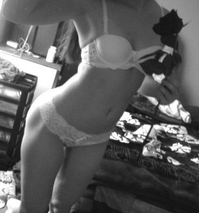 15P Gorgeous nude drunk girls posing on camera