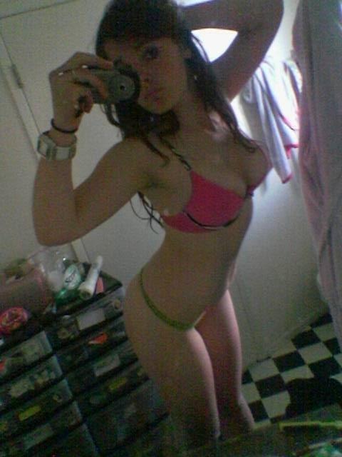 15P Gorgeous nude drunk girls posing on camera
