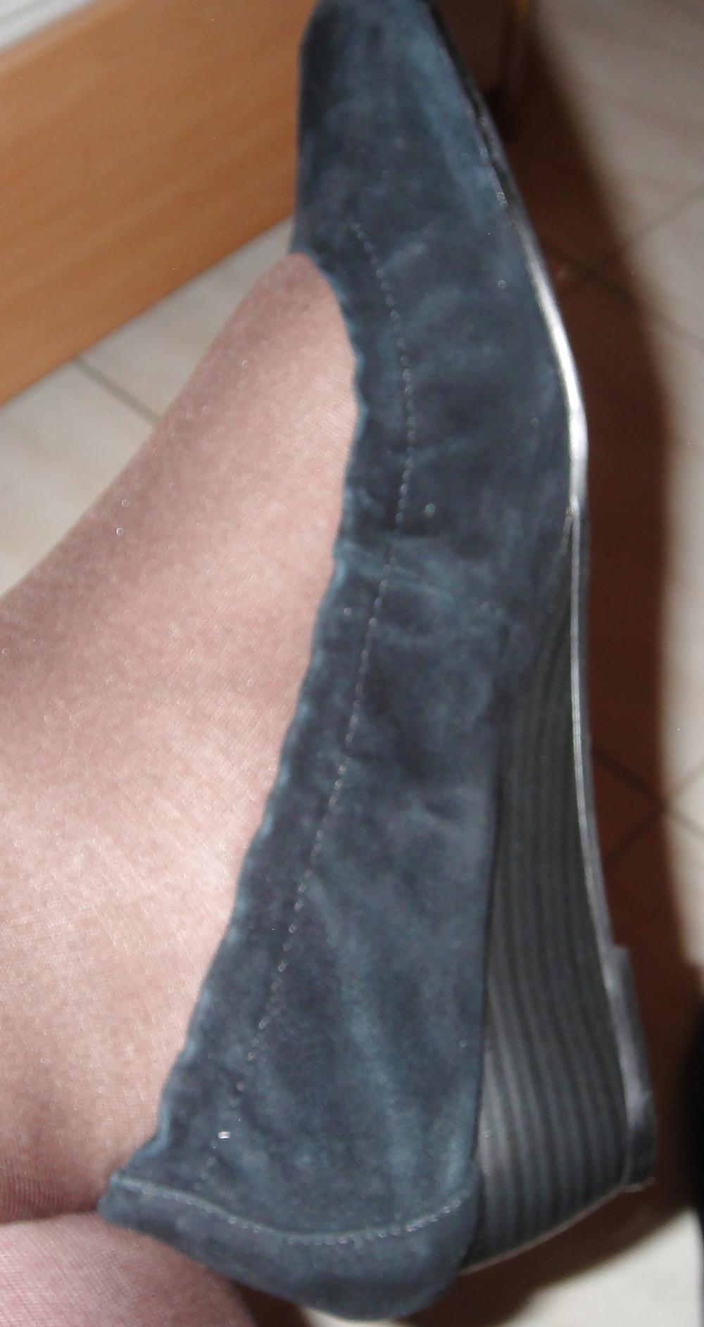 25P New pantyhose, new shoes and a NEW TOY