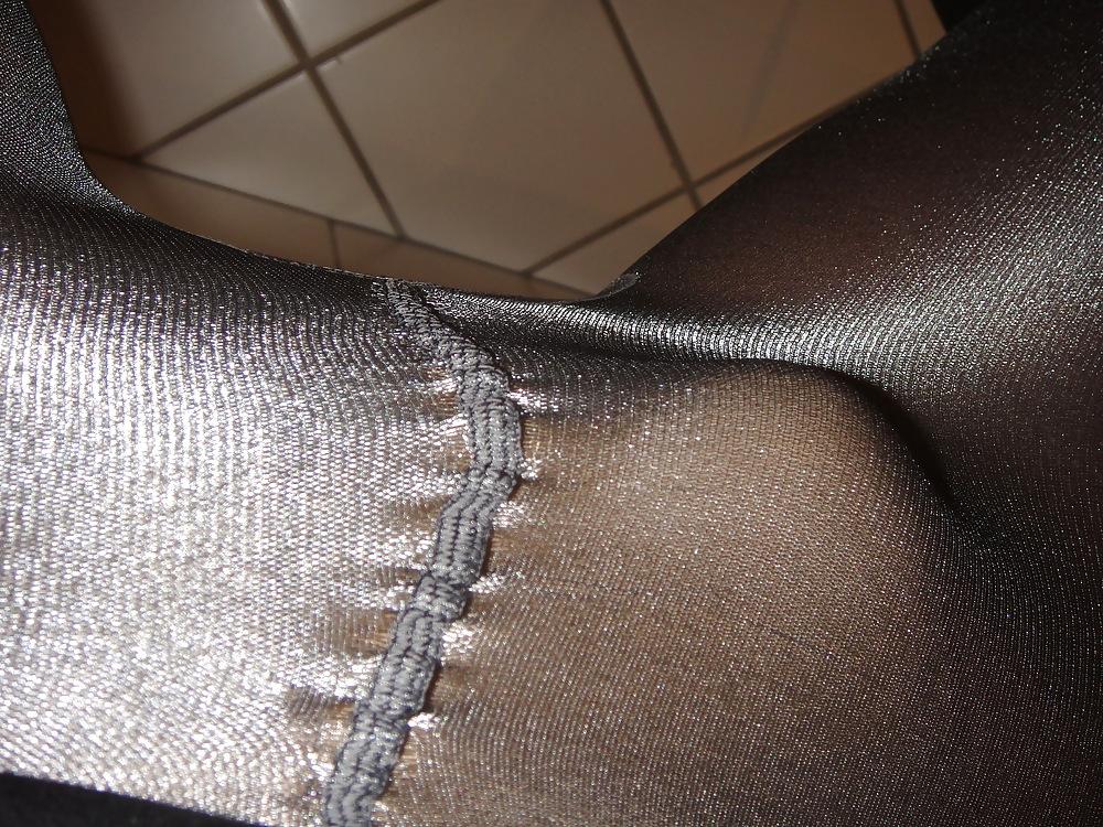 25P New pantyhose, new shoes and a NEW TOY