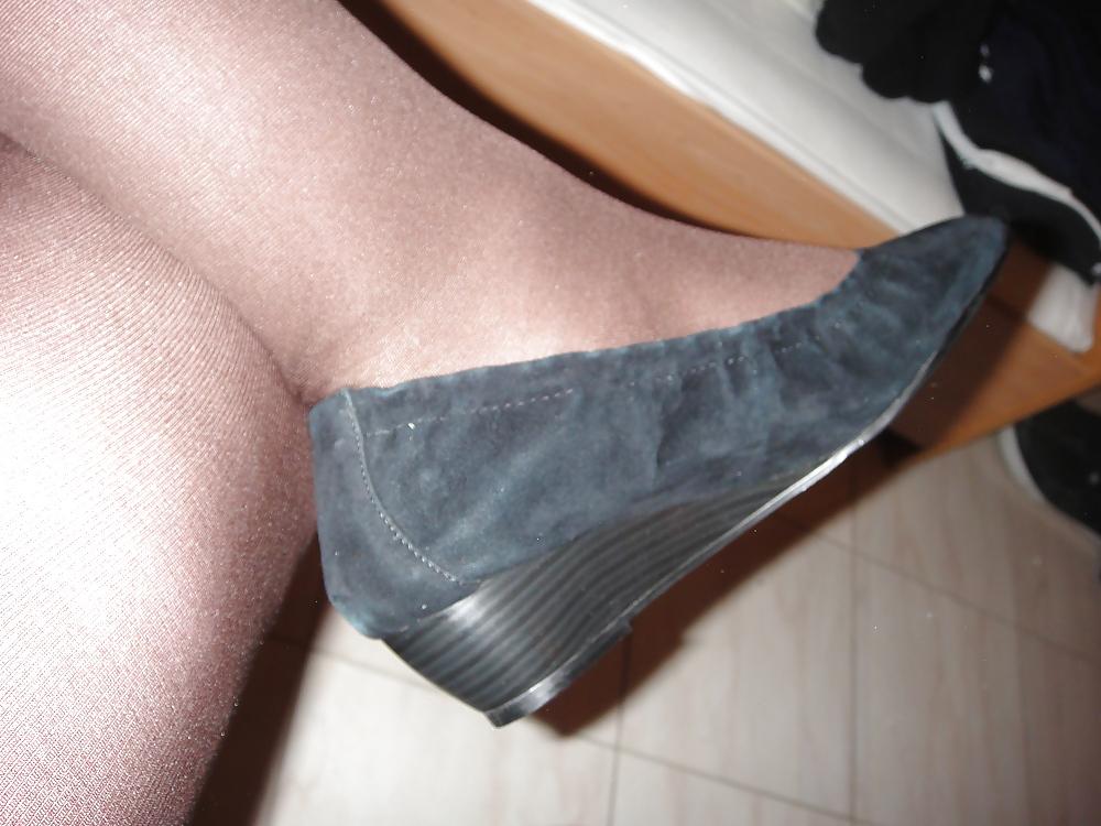 25P New pantyhose, new shoes and a NEW TOY
