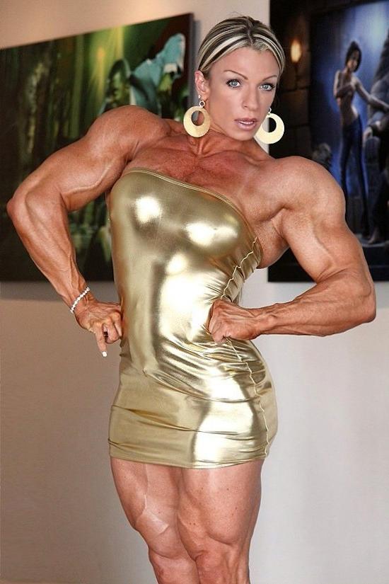 12P Massive Female Bodybuilder full of veins and ripped muscles