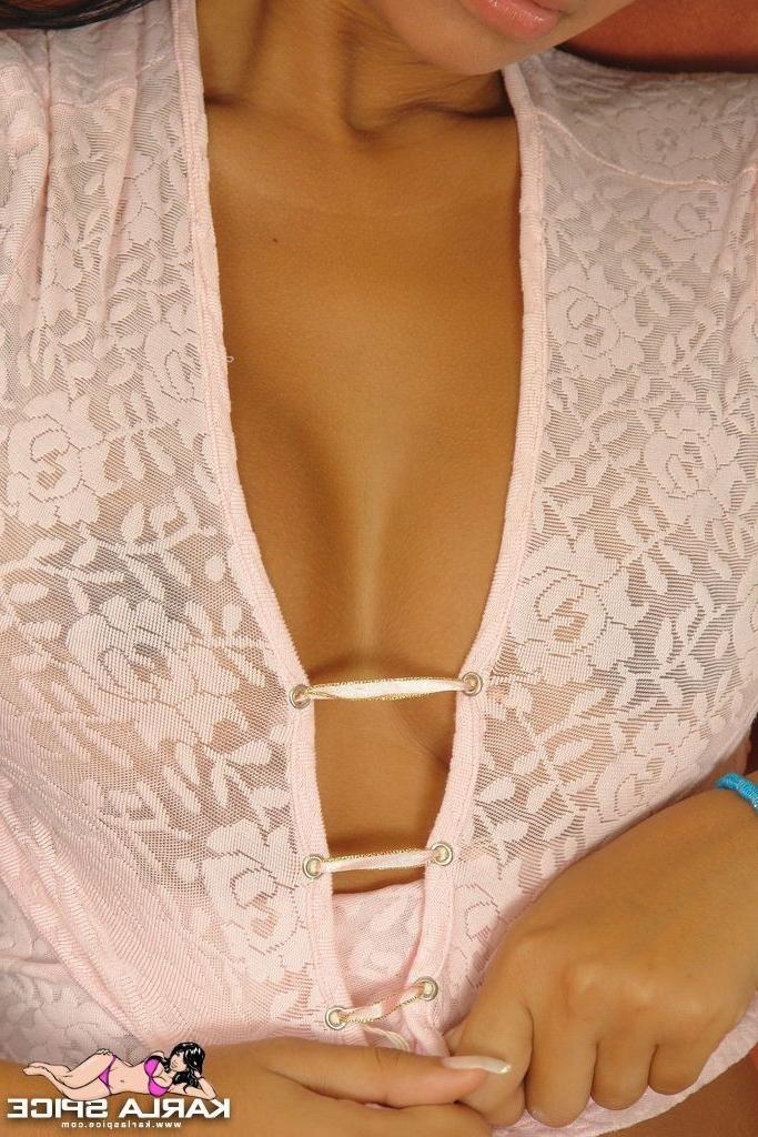 16P Naked latin babe shows her round ass in tiny white panties
