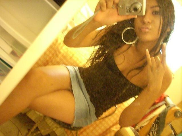 15P Gorgeous nude drunk girls posing on camera