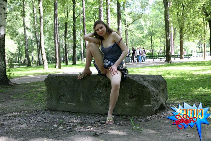 16P Naughty babe flashes her smoothie on a park bench