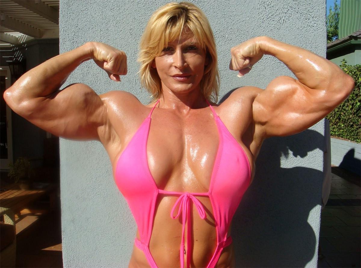 12P Beautiful Female Bodybuilder posing sexy