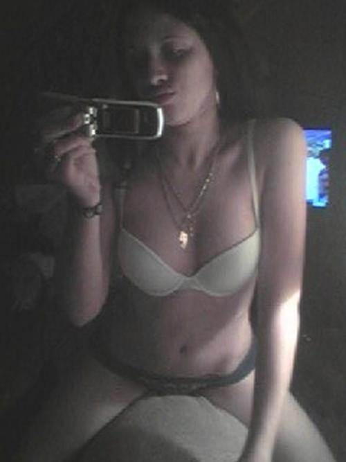 16P Hot pictures of gorgeous busty babes self-shooting