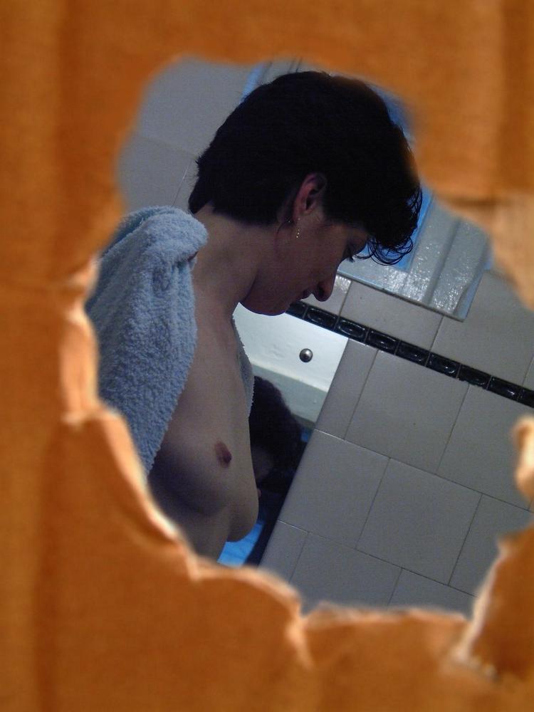16P Hidden camera voyeur shower shots of pussy shaving brunette