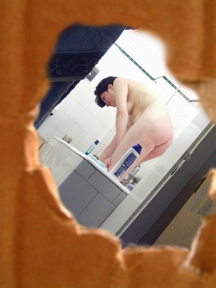 16P Hidden camera voyeur shower shots of pussy shaving brunette
