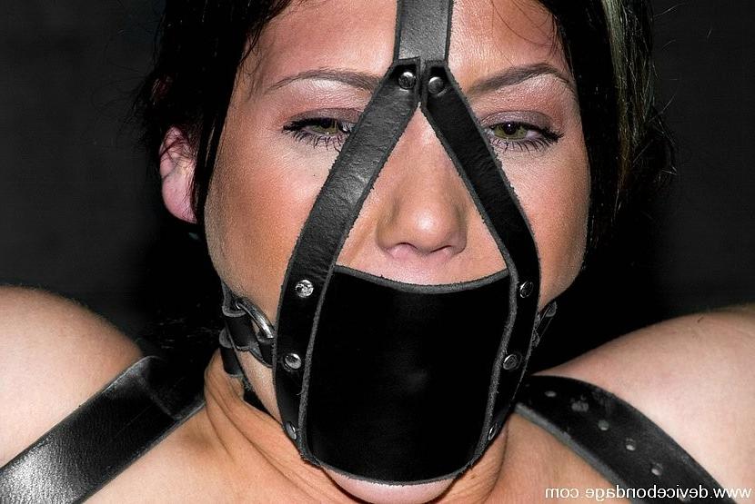 15P Claire Adams and Alexa Jordan together in leather strap bondage