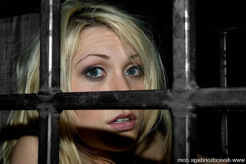 15P Blonde Samantha Sin locked up in metal cage pussy inserted