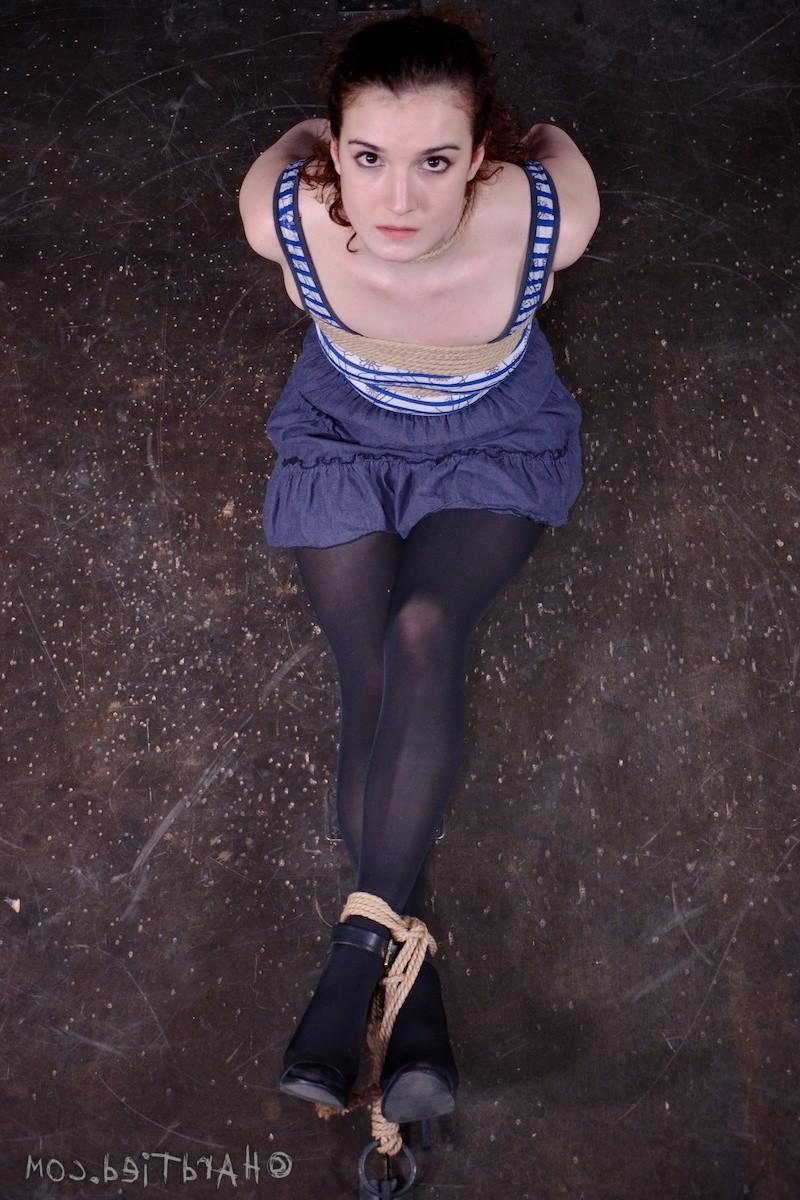 11P Endza needs to experience tight and intense bondage, but there's something more 