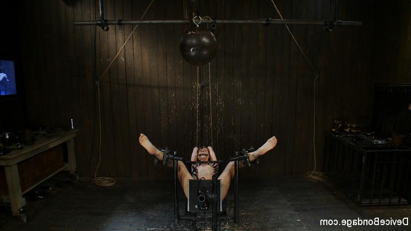 15P Dylan Ryan in bondage feet spanked getting fucked by machine