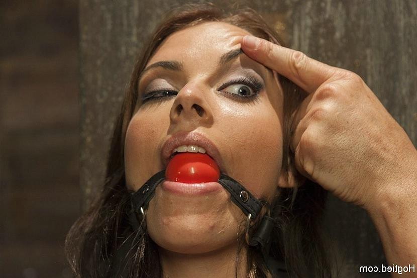 16P Kayla West busty in heavy rope bondage is toy made to orgasm