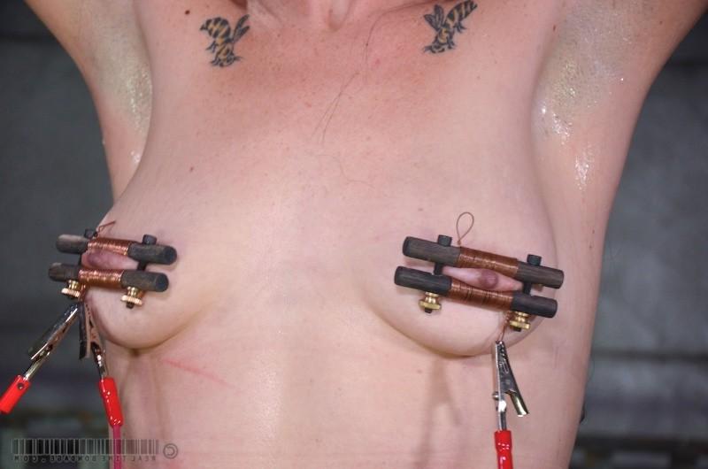 16P Siouxsie Q boud in dungeon and toyed by kinky lezdom
