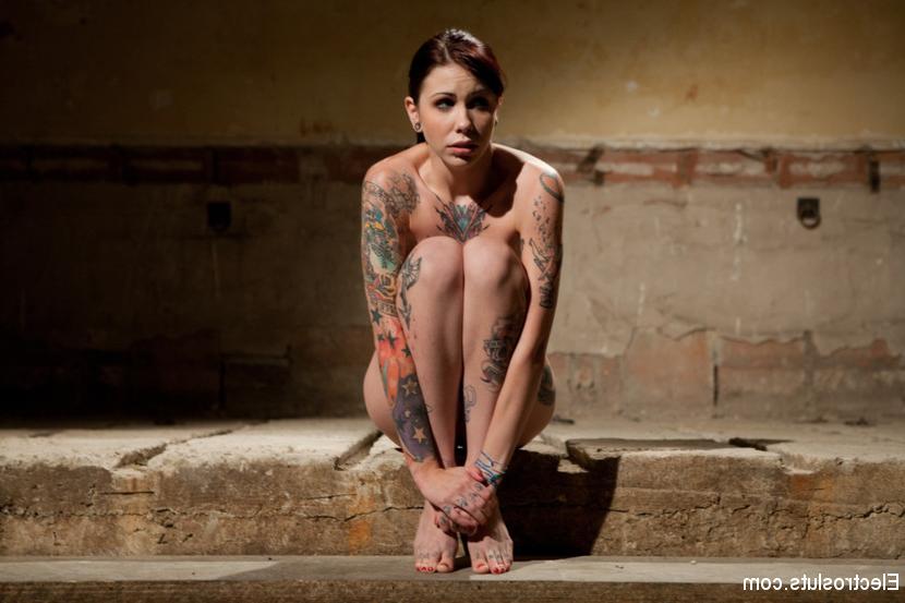 15P Without bondage keeping Krysta from running away, can her devotion keep her stil