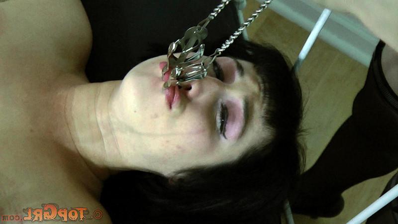 16P Lil Niki Nymph is making house calls now. When she shows up at an apartment and