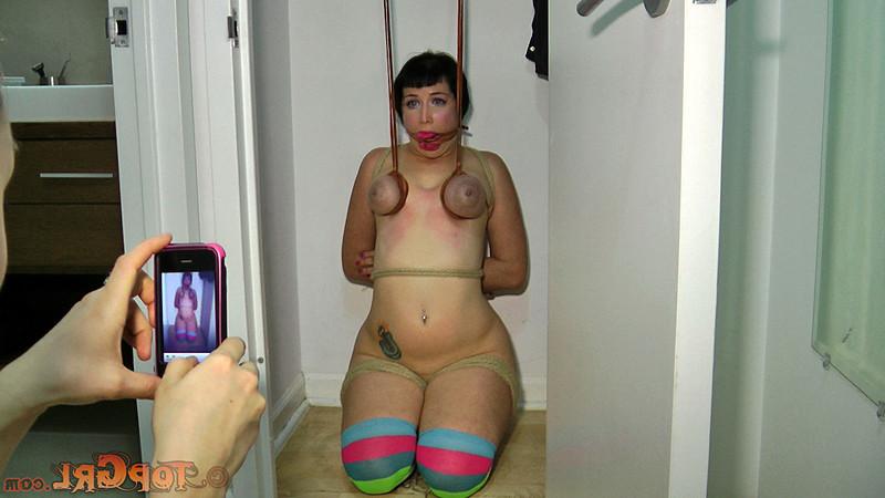 16P Lil Niki Nymph is making house calls now. When she shows up at an apartment and