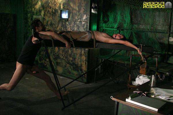 15P Agent Sula commanded to cum
