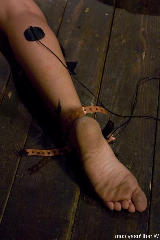 15P Capri Anderson gets tied in inescapable bondage