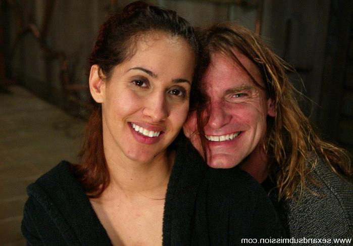 15P Isis Love endures pain in bondage