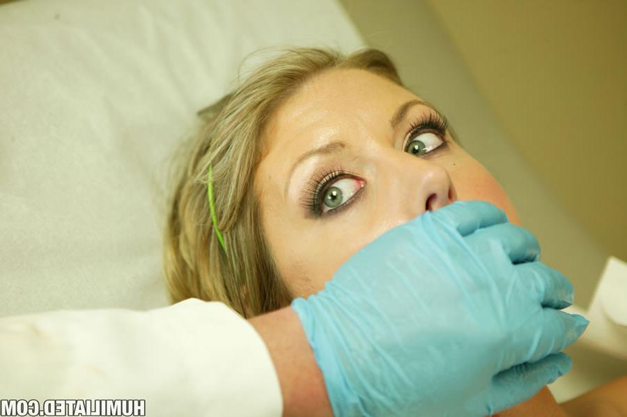 16P Gorgeous milf tied up by her doctor for wild bondage games
