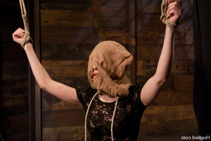 15P Sex kitten Seda gets a workover in the dungeon