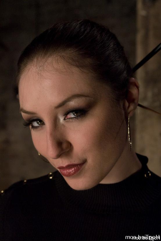 14P Sister Dee at Leather Retreat Gets Sweltering Hot Bondage