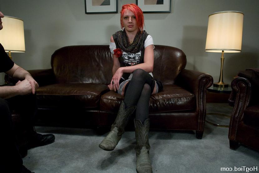 14P Alternative chick Midian gets some bondage at casting couch
