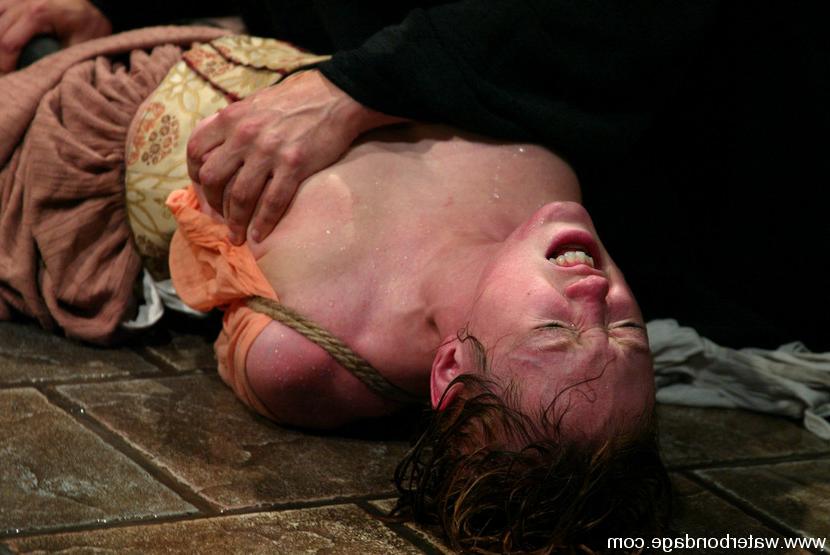 15P Darling enters a fantasy world of bondage and pain.