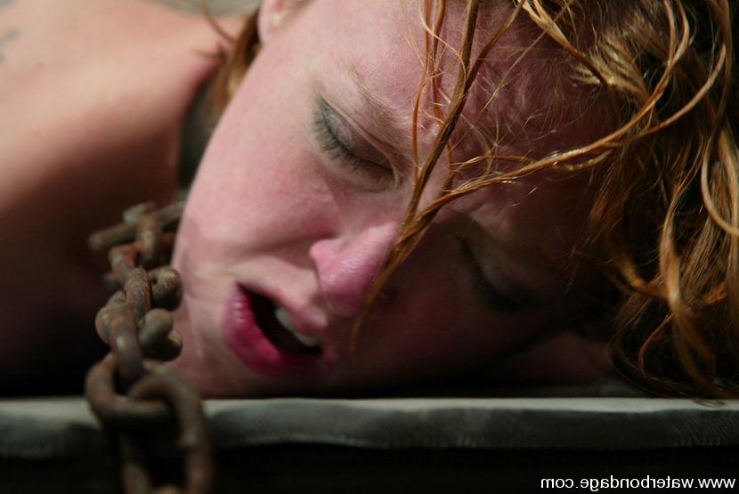 15P Darling enters a fantasy world of bondage and pain.