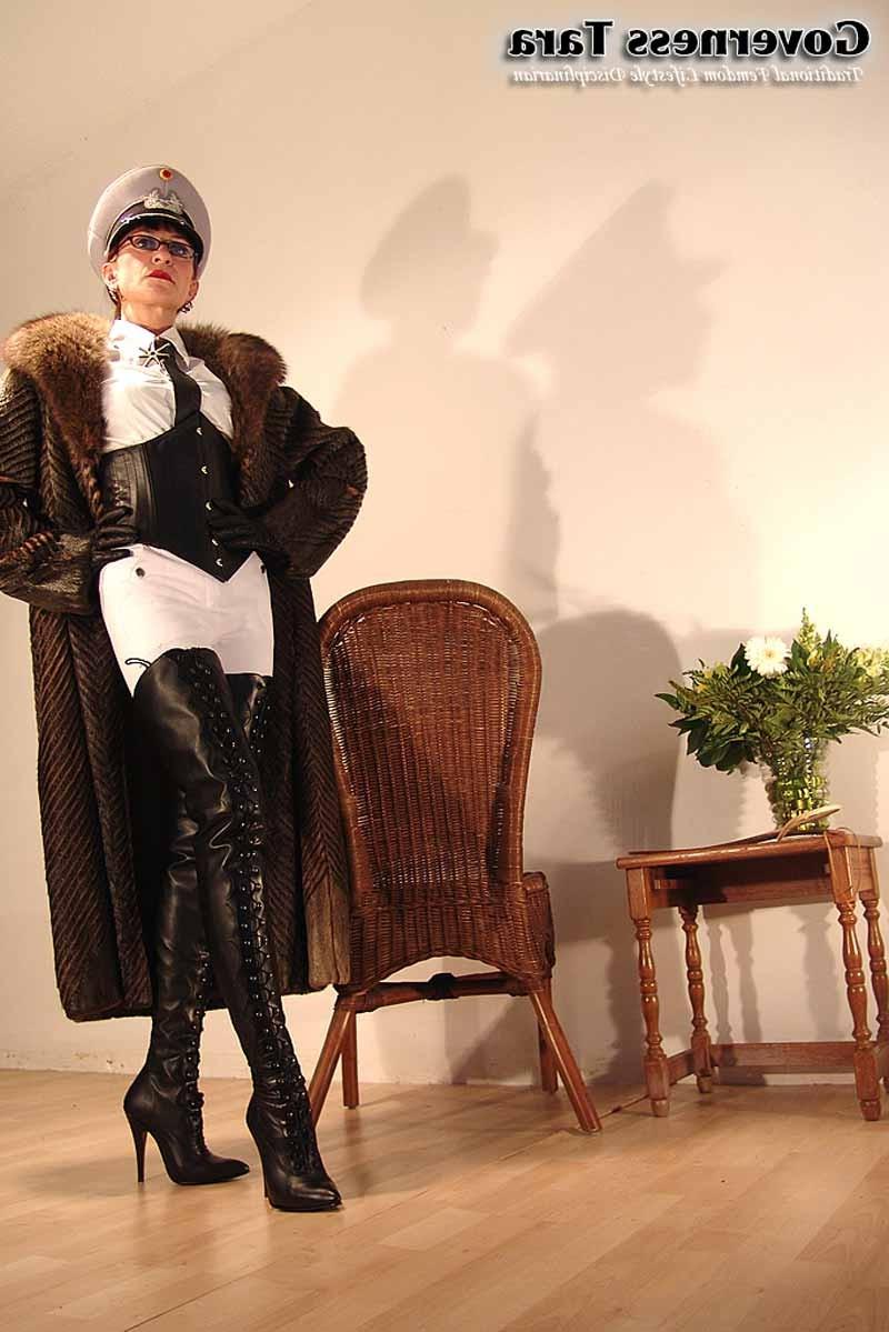 15P Femdom with UK mistress who will dominate you