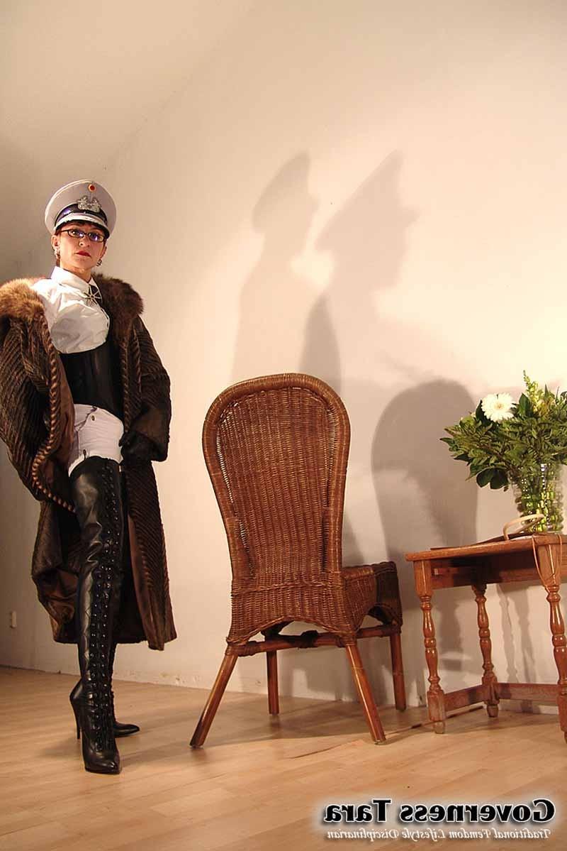 15P Femdom with UK mistress who will dominate you