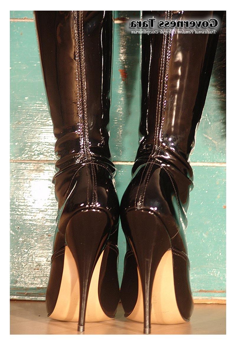 15P Femdom with UK mistress who will dominate you