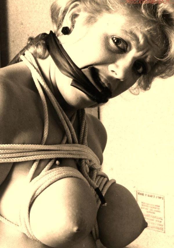 16P Classic babes in hard rope bondage