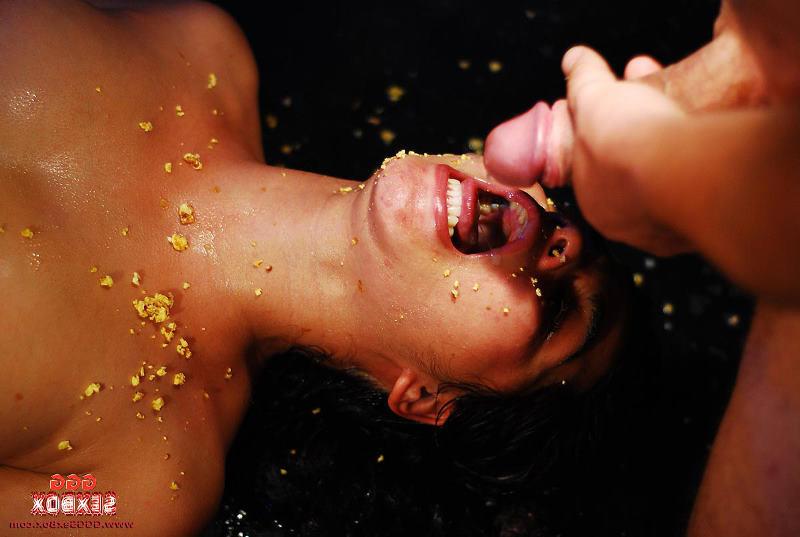 15P Amateur peeing orgy with a hot pissdrinking babe