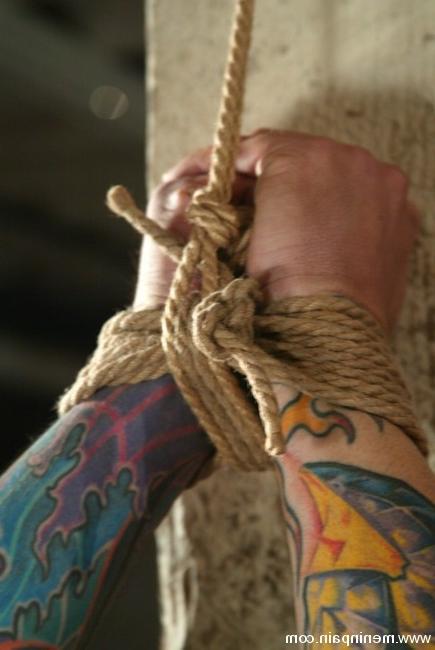 15P Tatooed maleslave submits to wild dungeon mistress