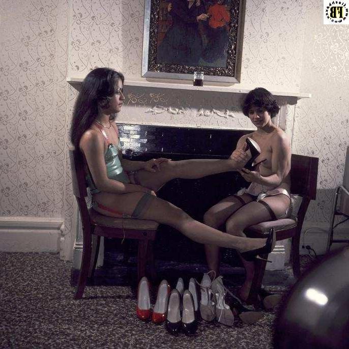 15P Oldtime bondage bitches all tied up