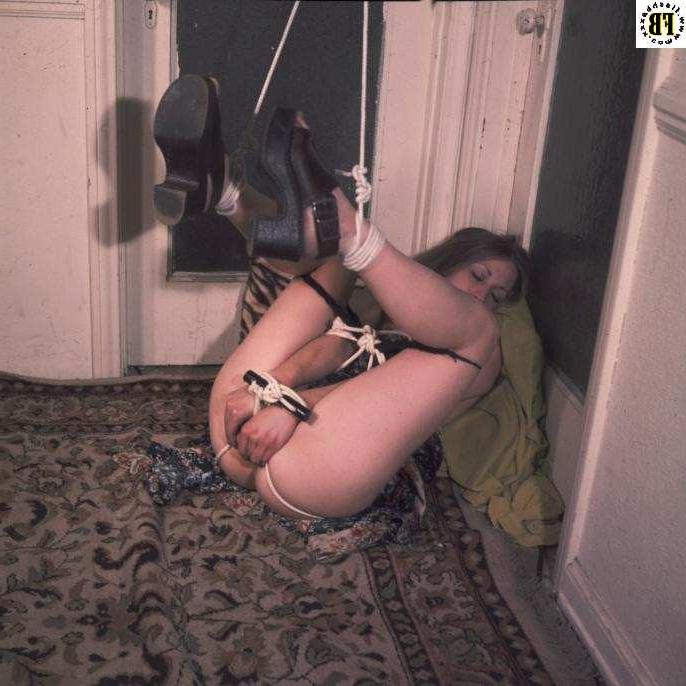 15P Oldtime bondage bitches all tied up