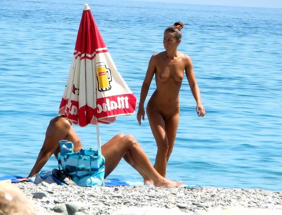 15P Nudist teens lay out in the sun totally exposed