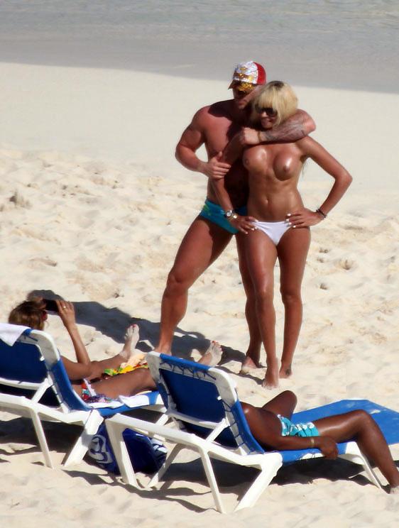 15P Bigtitted babe rubs her perfectly tanned nude body