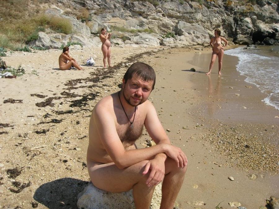 15P She wants to feel the hot sand on her naked body