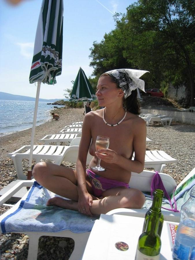 15P Amazing teen nudist hops on the back of a jet ski