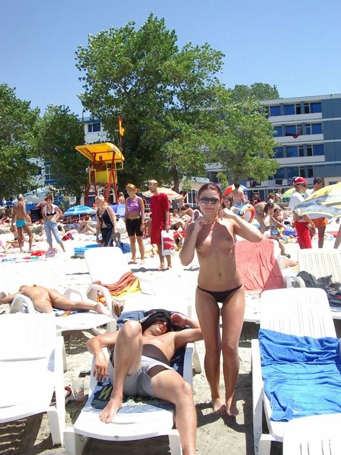 15P Huge breasted brunette babe shows off her nude body