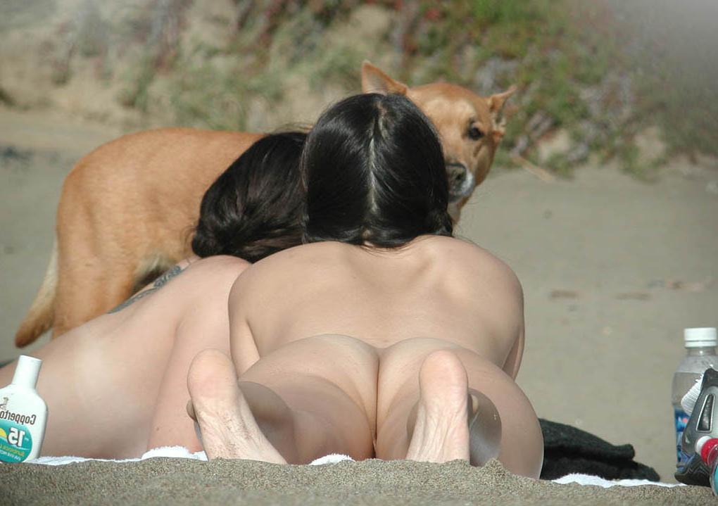 15P Watch her bathe her amazing teen body in the water